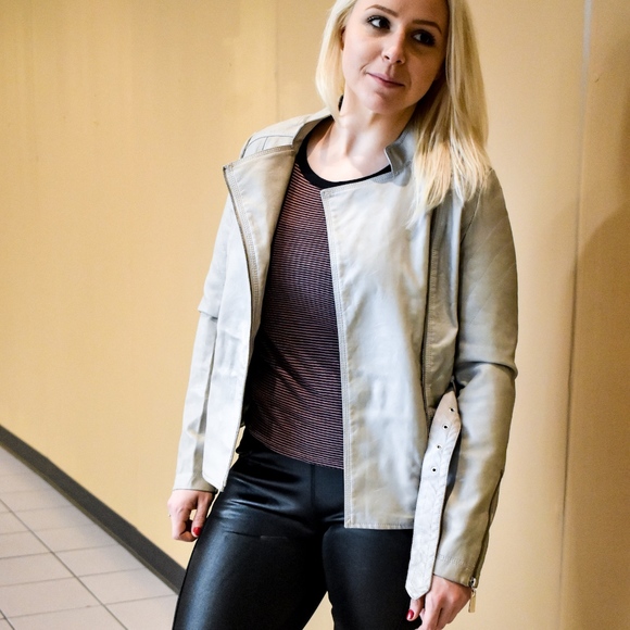 STRIPE ZIP TEE - Picture 4 of 4